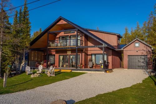 Lakefront Luxury Cottage - Shining Star - Close to Sauble Beach
