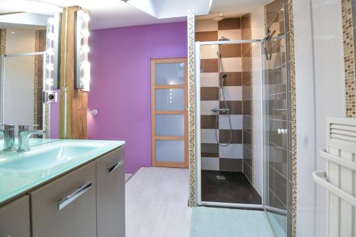 Zuhanyzó, L’olivier in Montmerle Sur Saone