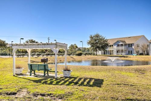 5 Mi to Beach Gulf Shores Condo with Perks! near Jack Edwards Airport
