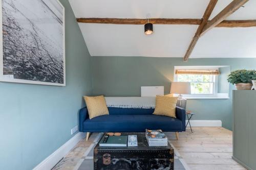 Talliers Cottage - Characterful & Central