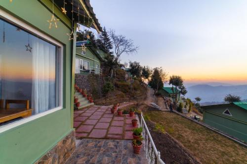 Vue extérieure, Zostel Plus Nainital (Naina Range) in Nainital