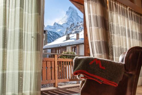 Penthouse Apartment with Matterhorn View