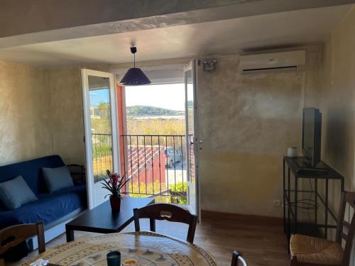 Appartement Hyères - La Bergerie 200m plage Calme Vue nature 1 chambre 4 personnes Parking - Erica