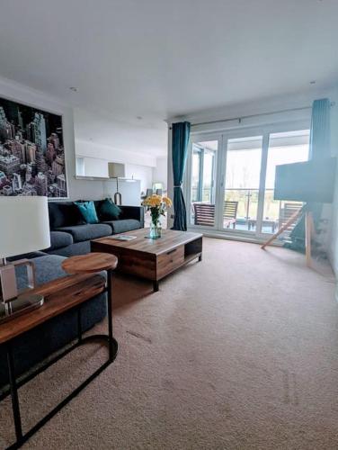 Beautiful 2 bedroom flat overlooking golf course in Carnoustie