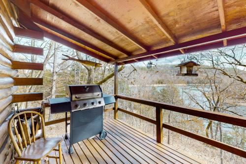 Charlies Ol Fishing Cabin in Eureka Springs, USA
