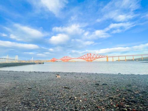 Stunning Loft Apartment South Queensferry High St Bridge Views!