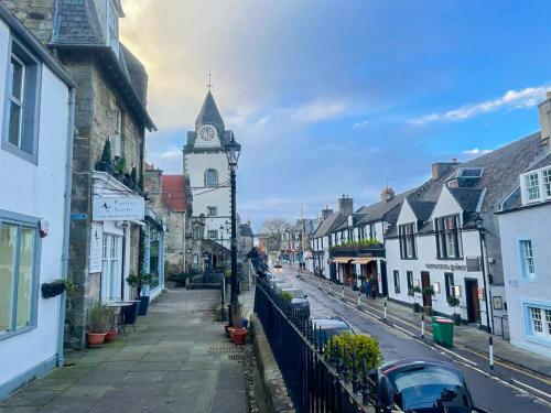 Stunning Loft Apartment South Queensferry High St Bridge Views!