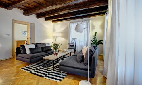 Executive One-Bedroom Apartment image 7
