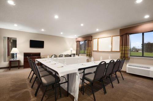 ศูนย์ธุรกิจ, ซูเปอร์ 8 บาย วินด์แฮม กรีนเบย์ I-43 บิสซิเนสพาร์ค (Super 8 By Wyndham Green Bay I-43 Bus. Park) in กรีนเบย์ (WI)