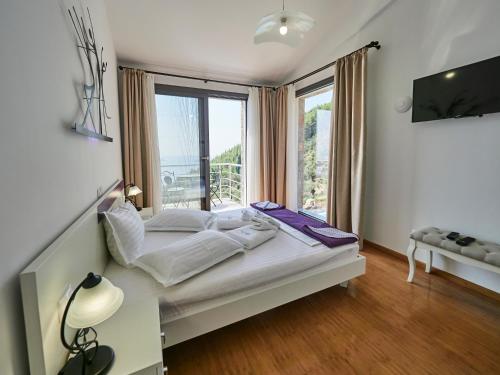 Deluxe Villa image 5