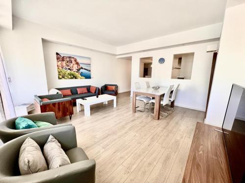 C066-Luxurious apartment with sea view - Cannes - Tap to explore photos