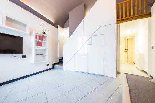 sala de TV, Lanterna House by HolidayHome24 in Genoa Waterfront