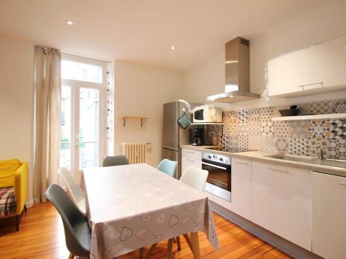 Appartement La Bourboule 3 pièces 5 personnes - FR-1-608-96 - main image