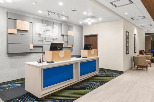 Holiday Inn Express Hotel & Suites Willows, an IHG Hotel