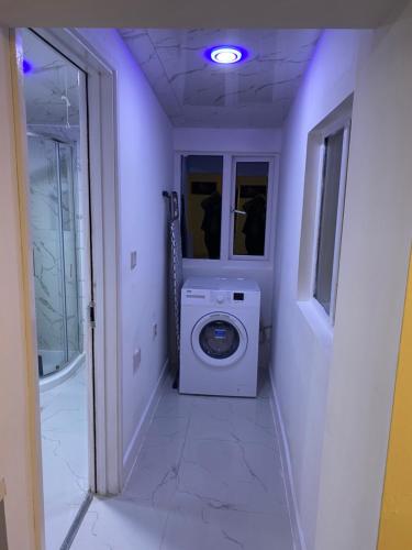 Calm residential house in Coventry