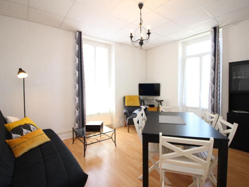 . Appartement La Bourboule, 4 pièces, 6 personnes - FR-1-608-11