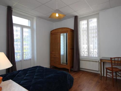 Appartement La Bourboule, 4 pièces, 6 personnes - FR-1-608-11