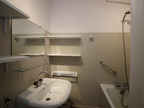 Appartement La Bourboule 4 pièces 6 personnes - FR-1-608-11 - image 8