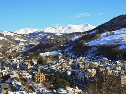 Appartement La Bourboule, 4 pièces, 6 personnes - FR-1-608-11