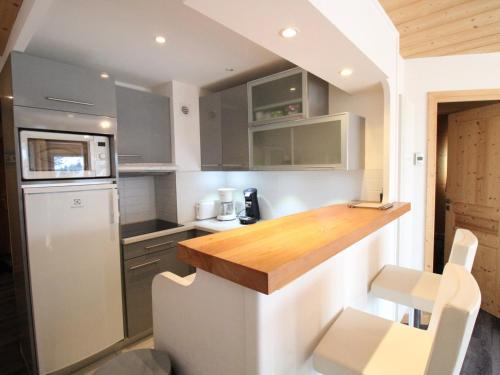 Apartment (6 Adults) image 10