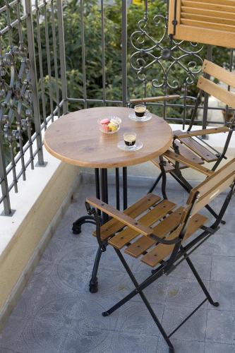 Studio with Balcony image 6