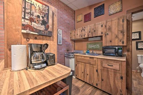Bill Pickett Apt on 50-Acre Ranch - 1 Mi to Lake in Huntingdon, USA