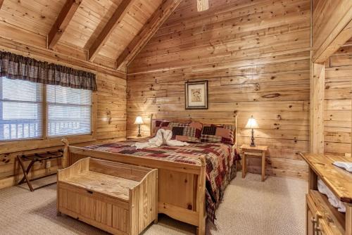 ER259- Country Charm Great Location Close to town cabin - image 13