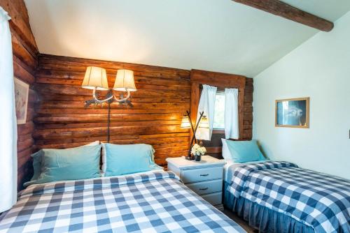 Cottage (4 Adults)