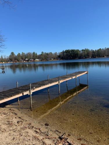 Loon Lake Lakehouse in Irons, USA