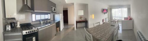 Cozinha, Dpto 4 personas a estrenar con cochera incluida en precio in Cidade de Mar Del Plata 