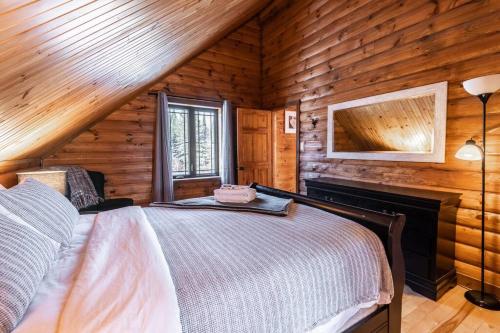 Nature Tremblant Chalet with Spa & Sauna