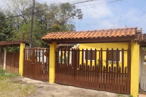 Casa dos Rocha em Ubatuba - Kitnet Amarela