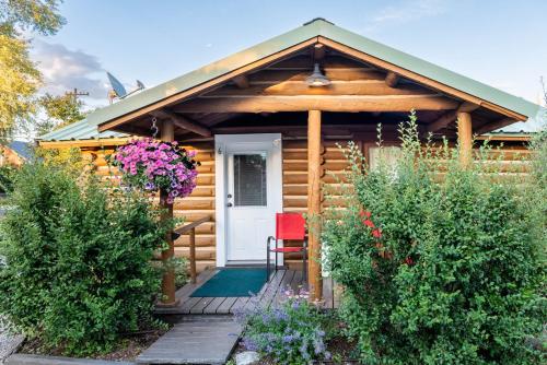 Log Cabin Motel - main image