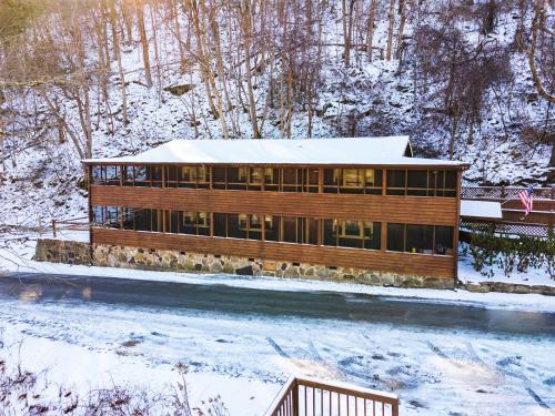 River Front Resort in Elkins (WV)