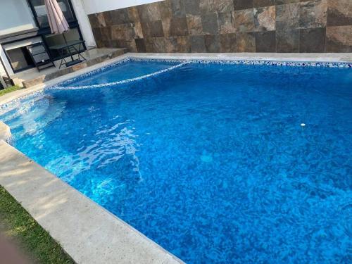 Casa sola con piscina climatizada hasta 18 huespedes
