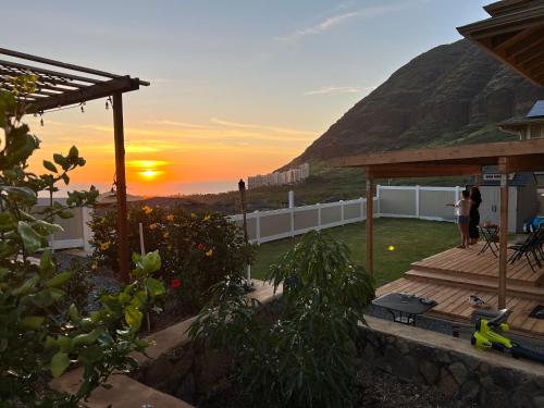 Makaha Valley luxury escape!