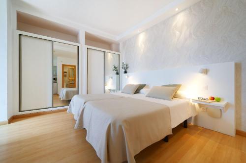Suite with Terrace and Ocean View image 7