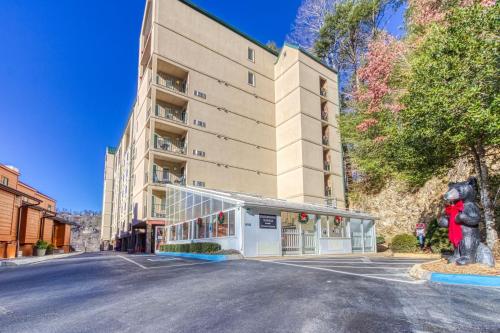 Gatlinburg Towers Condo Unit 501 - Great Location! Close to Town! condo