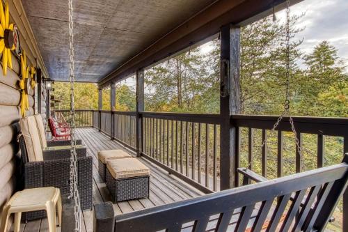 ER26 - Sasquatch Inn - Great Location! Close To Town Resort Pool! cabin - image 13