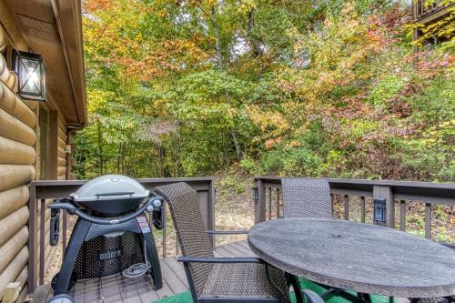 ER26 - Sasquatch Inn - Great Location! Close To Town Resort Pool! cabin - image 9