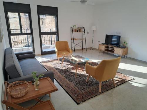 דירה חדשה ומעוצבת בשכונה הכי צבעונית בחיפה