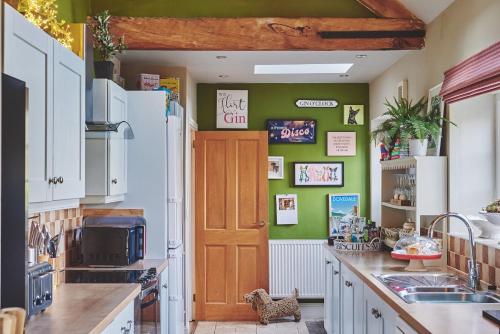 The Luxury Barn - image 6