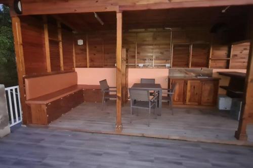 Балкон, The Den & Deck in Анс-Лавуа