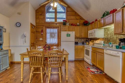 ER46 - Cherith Brook - Great location Just across from swimming pool! cabin - image 12