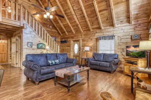 ER6 - On Eagles' Wings - Great location Close to all the action! cabin - image 3