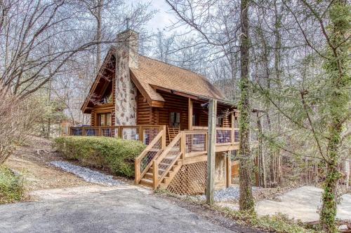 ER45 - Tin Pan Alley - Great location, Just across from swimming pool! cabin