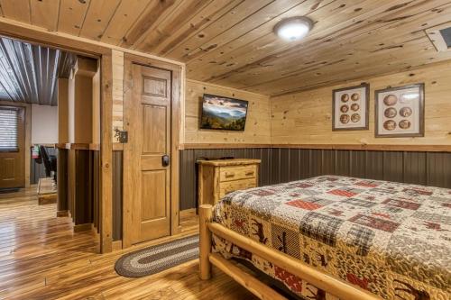 Two-Bedroom House image 10
