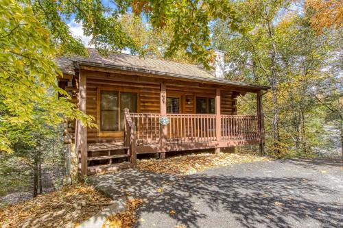 Two-Bedroom House room in Cuddlin' Up Er209 - Luxury At Its Finest And Location That Can't Be Beat! cabin