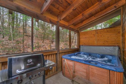 ER307- Eagle's View- Great location- Close to town cabin - image 4