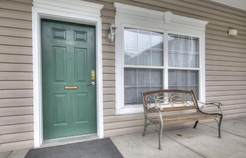 Colonial Crest 107 - Great location! - You can walk to town! condo in Pigeon Forge, USA